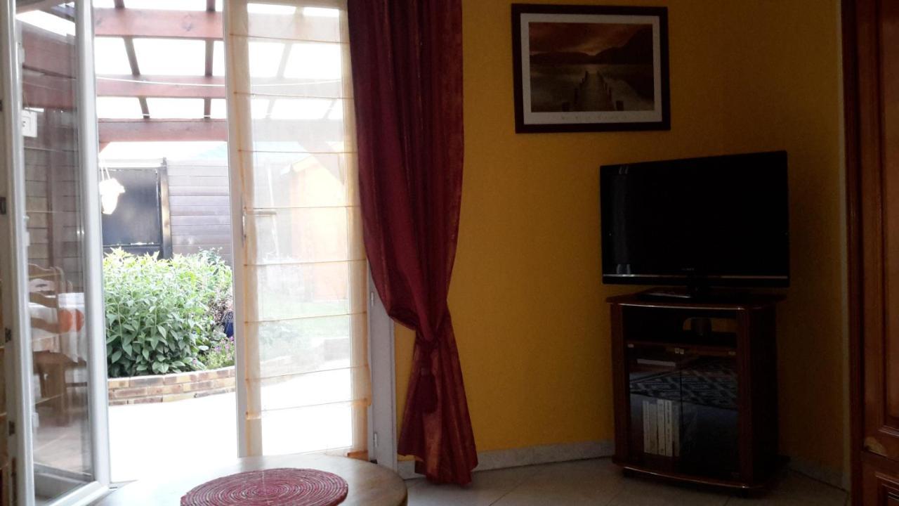 Agreable Logement Dans Petit Village Sud-Essonne Champcueil Exteriör bild