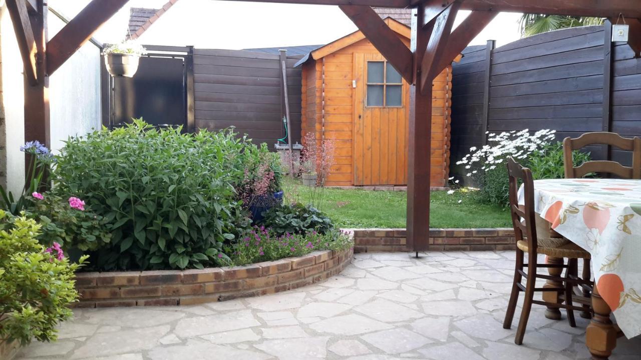 Agreable Logement Dans Petit Village Sud-Essonne Champcueil Exteriör bild
